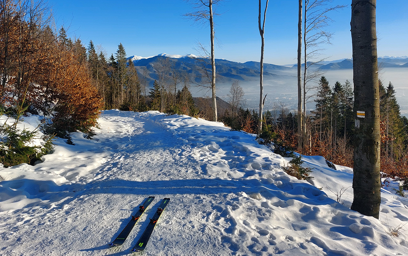 Do_lyží_som_skočil_pod_poslednou_(dlhou)_skratkou,_odtiaľ_už_komfort.