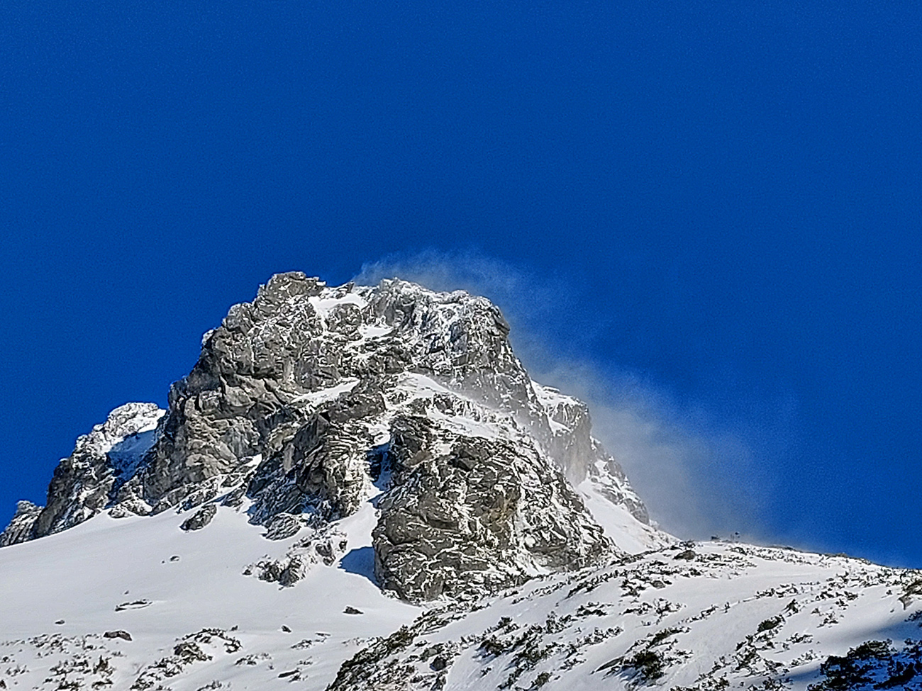 zlomiskova-dolina-dymiace-sopky-a-lepidlo